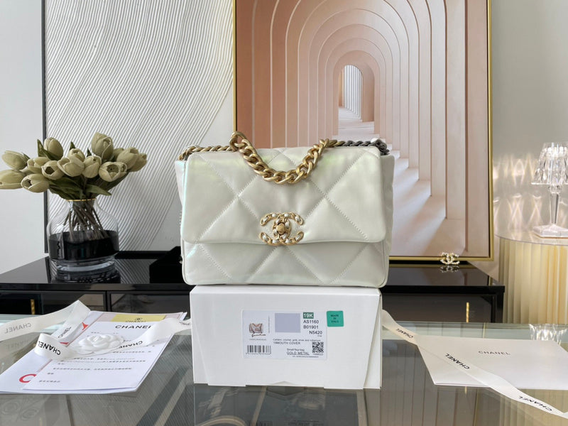 Chanel Luxury Handbag Style 611 Rovelle Bags