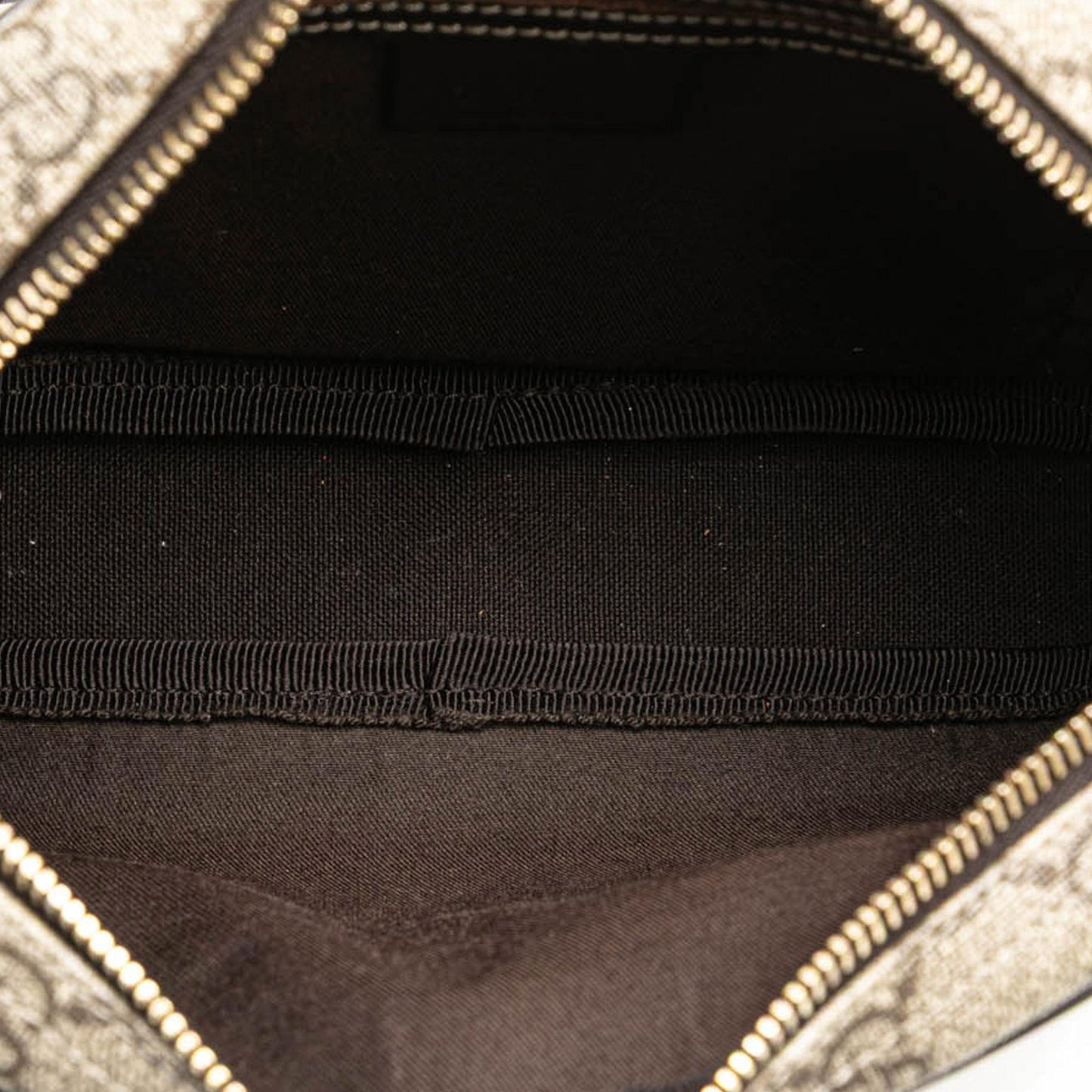 Gucci GG Supreme Crossbody Rovelle Bags