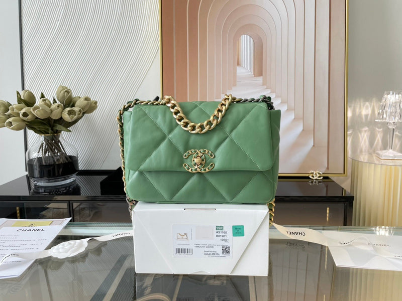 Chanel Luxury Handbag Style 609 Rovelle Bags