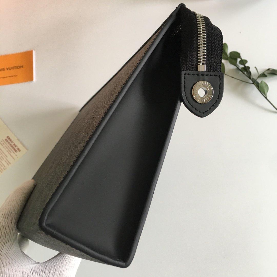 LOUIS VUITTON TOILETRY POUCH
