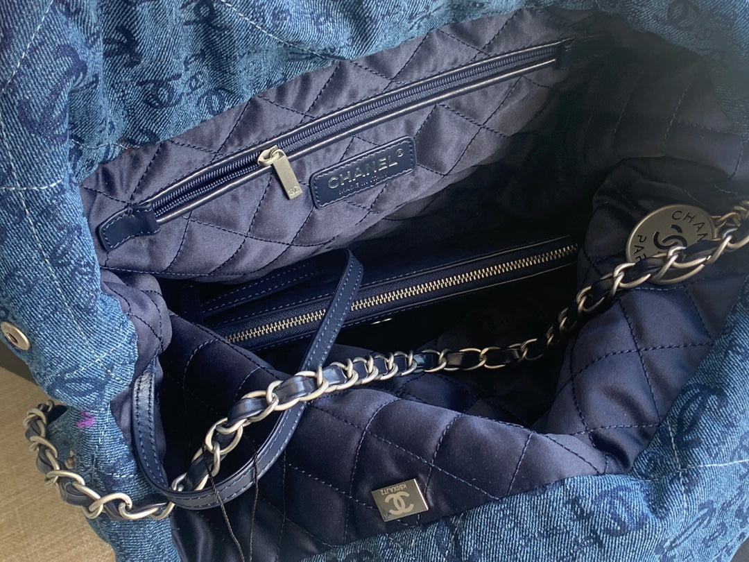 Chanel 22 Medium Handbag