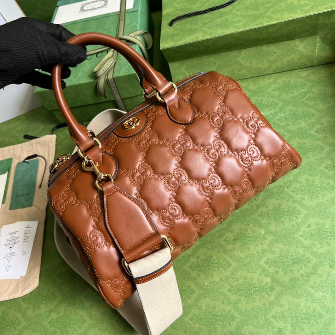 Gucci GG Matelasse Leather Medium Bag