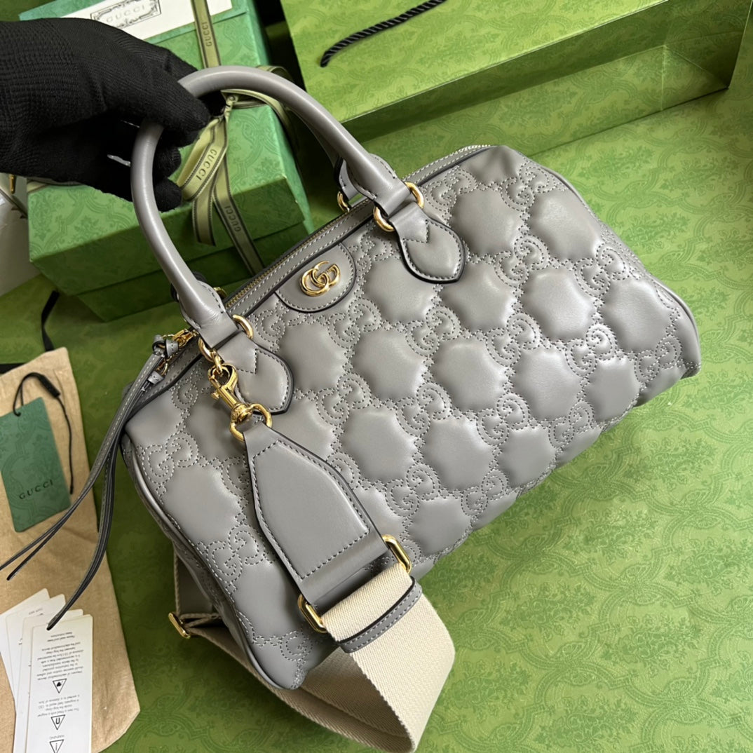 Gucci GG Matelasse Leather Medium Bag