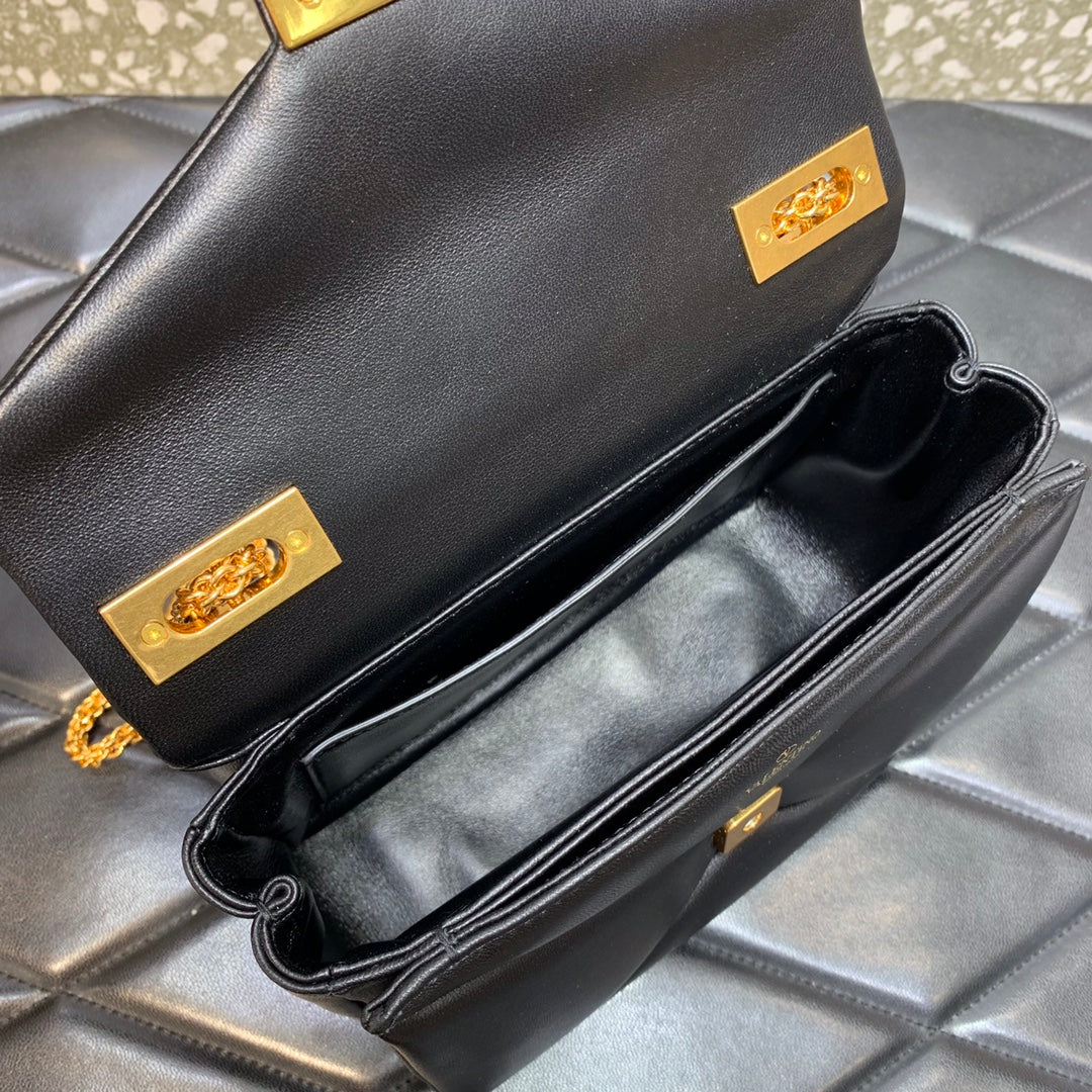 Valentino One Stud Bag With Chain