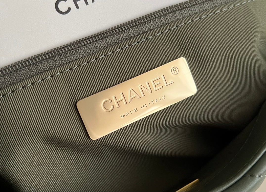 Chanel 19 HandBag