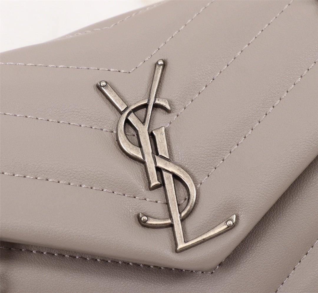 YSL Loulou Medium In MATELASSÉ “Y” Leather