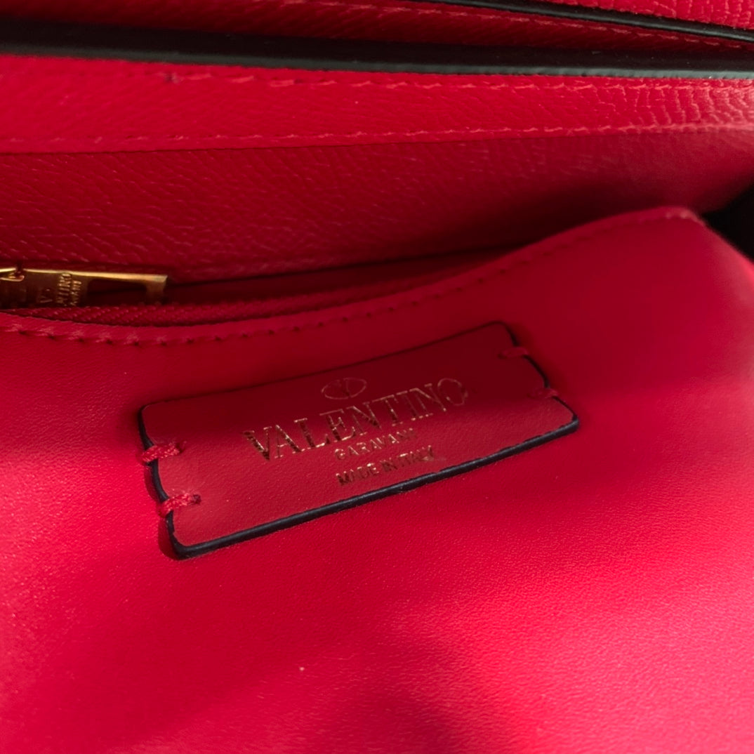 Valentino Garavani Small Vsling Grainy Calfskin Bag