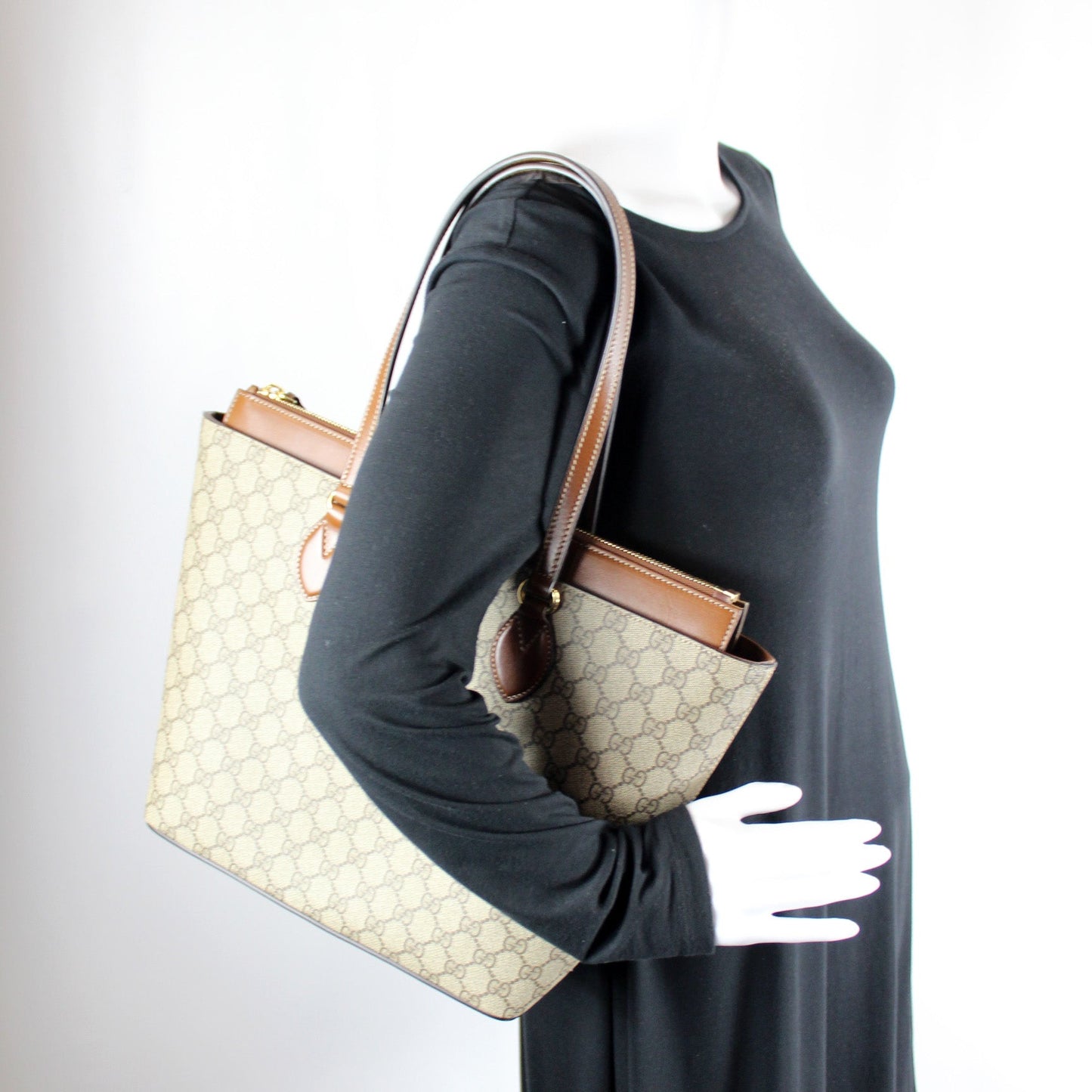 415721 GG Supreme Tote lbcase