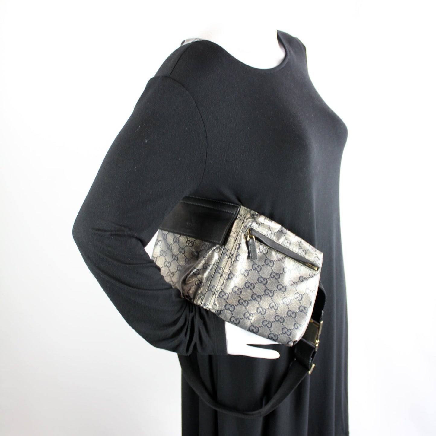28566 GG Coated Canvas Wait Bag lbcase