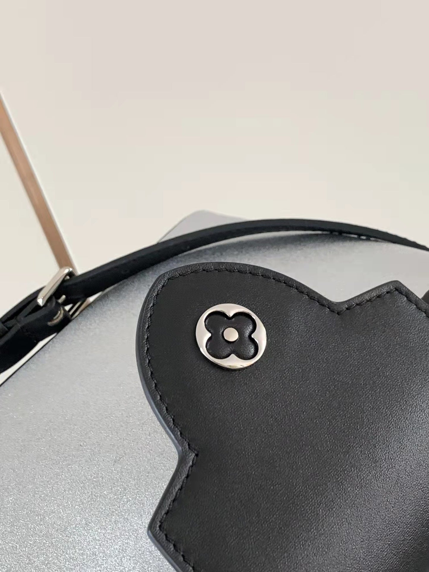 Diamond pattern hadnbag lbcase