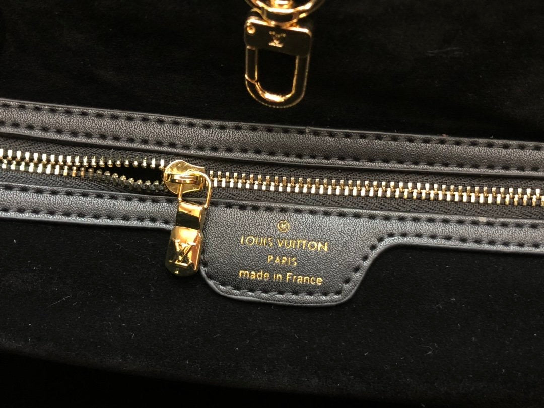Black Handbag Size:32×29×17cm