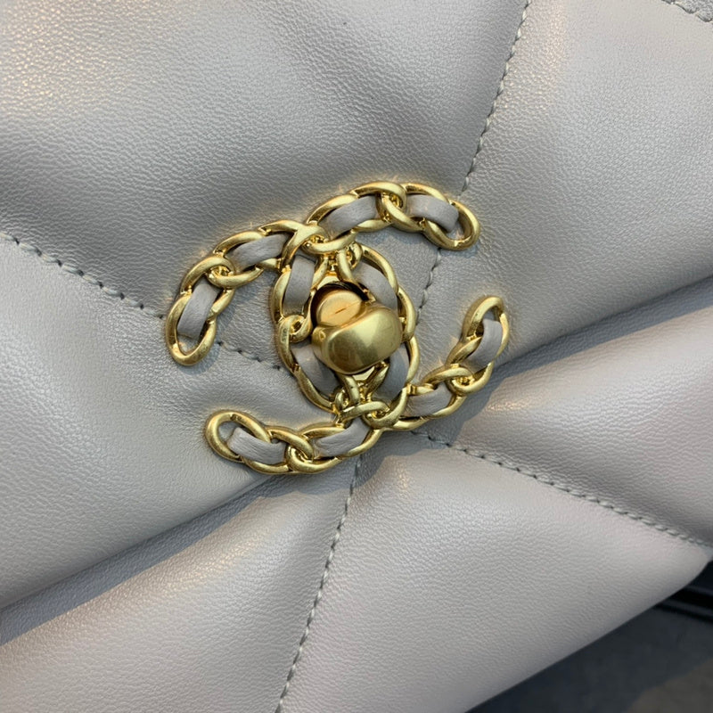 Chanel Luxury Handbag Style 574 Rovelle Bags