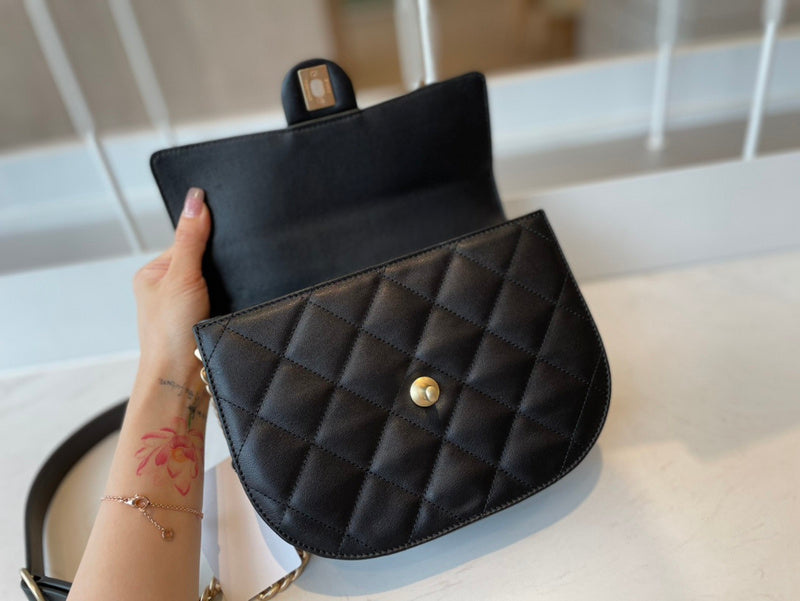 Chanel Luxury Handbag Style 616 Rovelle Bags