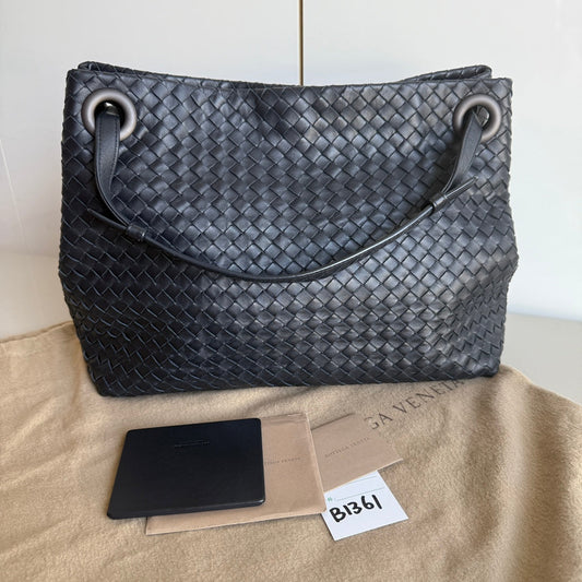 Bottega Veneta Garda Shoulder Bag Intrecciato Nappa Leather Black Large 33cm
