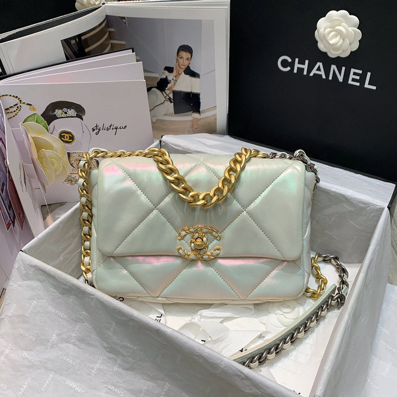 Chanel Luxury Handbag Style 588 Rovelle Bags