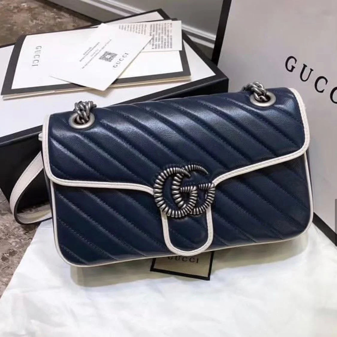 Gucci GG Marmont Matelass茅 Shoulder Bag With Borders
