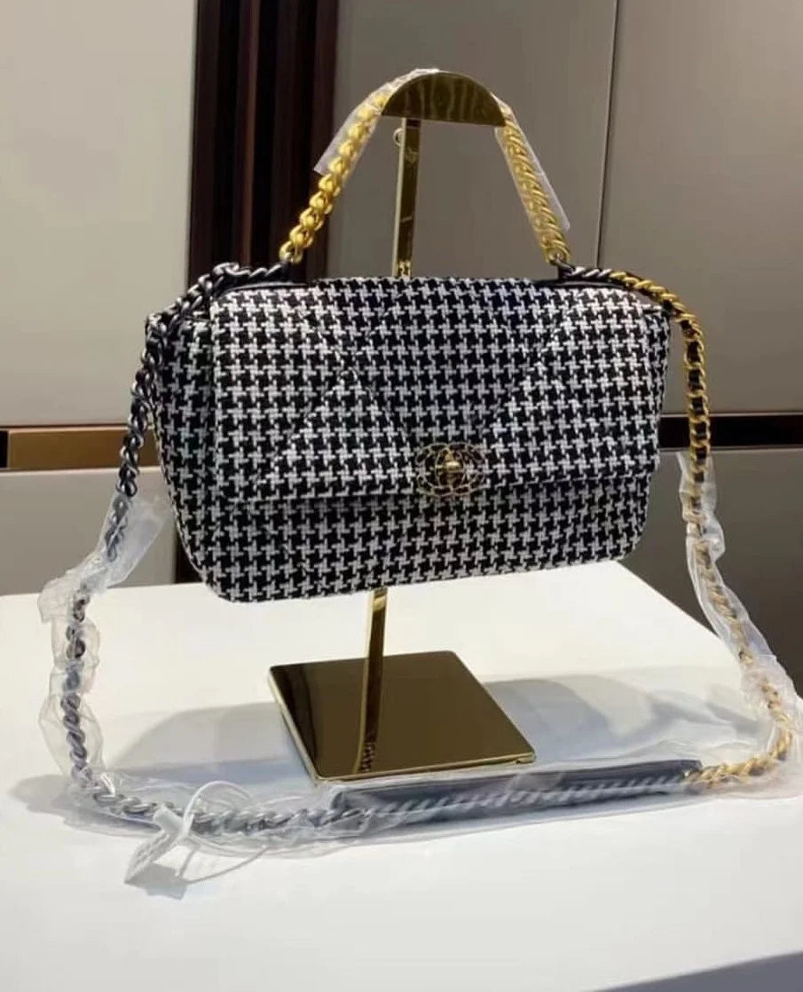 Chanel Flap Handbags For Women 鈥� 4 Colors