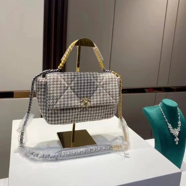 Chanel Flap Handbags For Women 鈥� 4 Colors