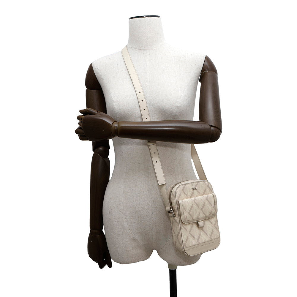 Dior Hit the Road Vertical Pouch CDDiamond White2ESCA415CDP PVC Leather Rovelle Bags