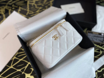 Chanel Cosmetic/Vanity Bags For Women