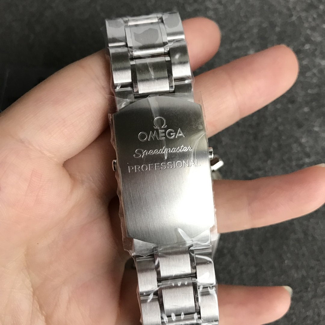SPEEDMASTER SILVER SNOOPY STAINLESS STEEL