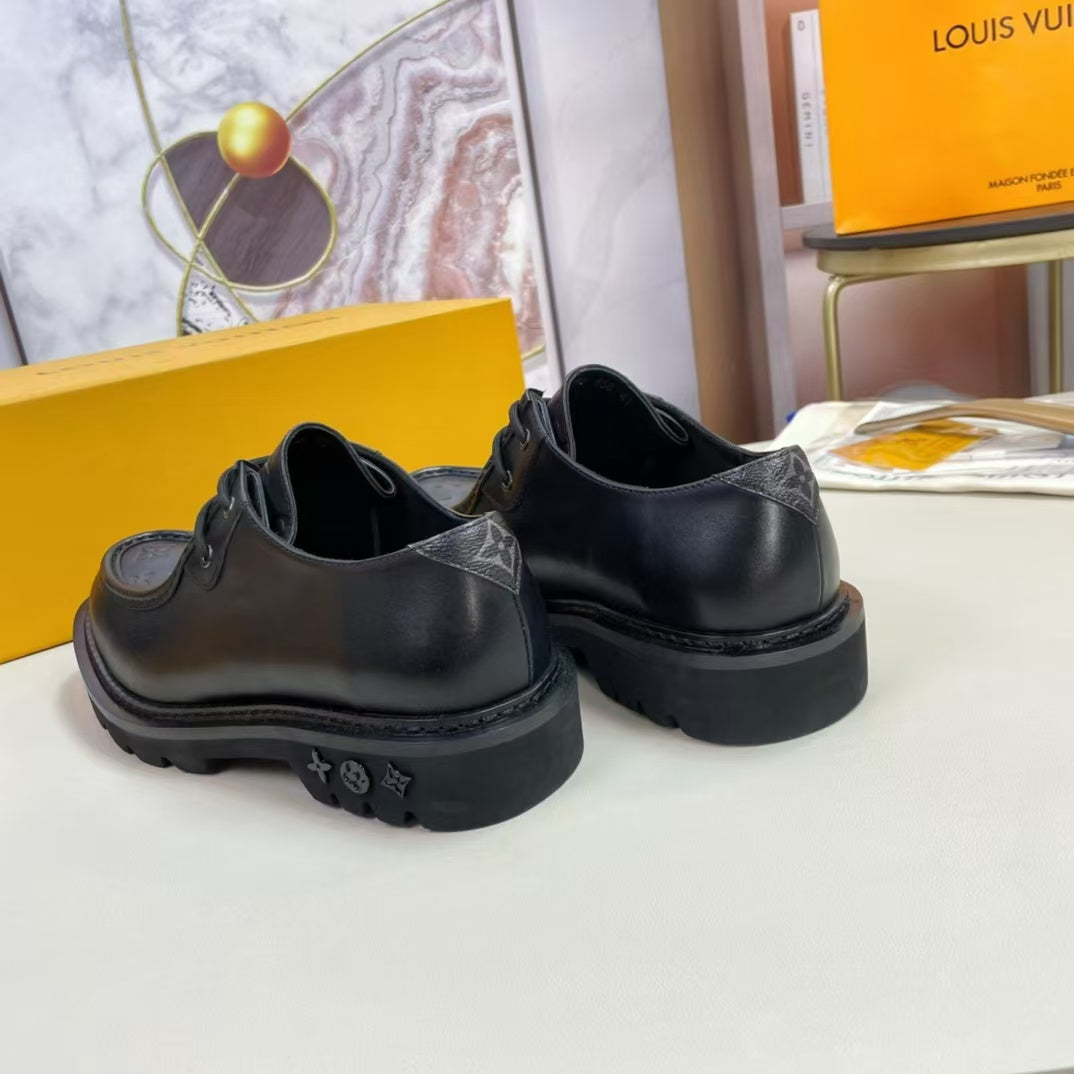 Classic Casual-Chic Leather Shoes