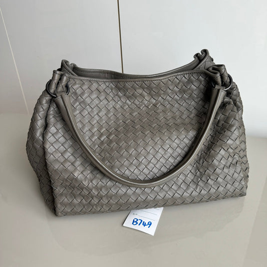 Bottega Veneta Parachute Shoulder Bag Intrecciato Grey 33cm