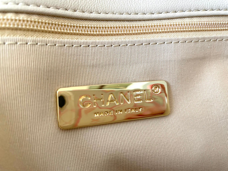 Chanel Luxury Handbag Style 603 Rovelle Bags