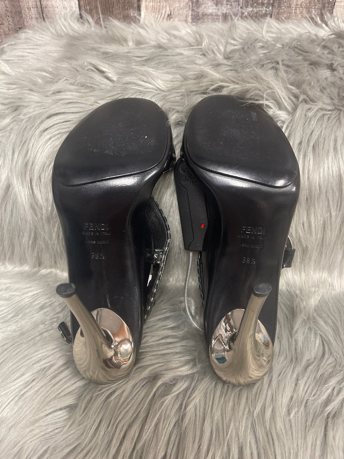 Shoes Designer By Fendi In Black, Size: 8.5 Rovelle Bags