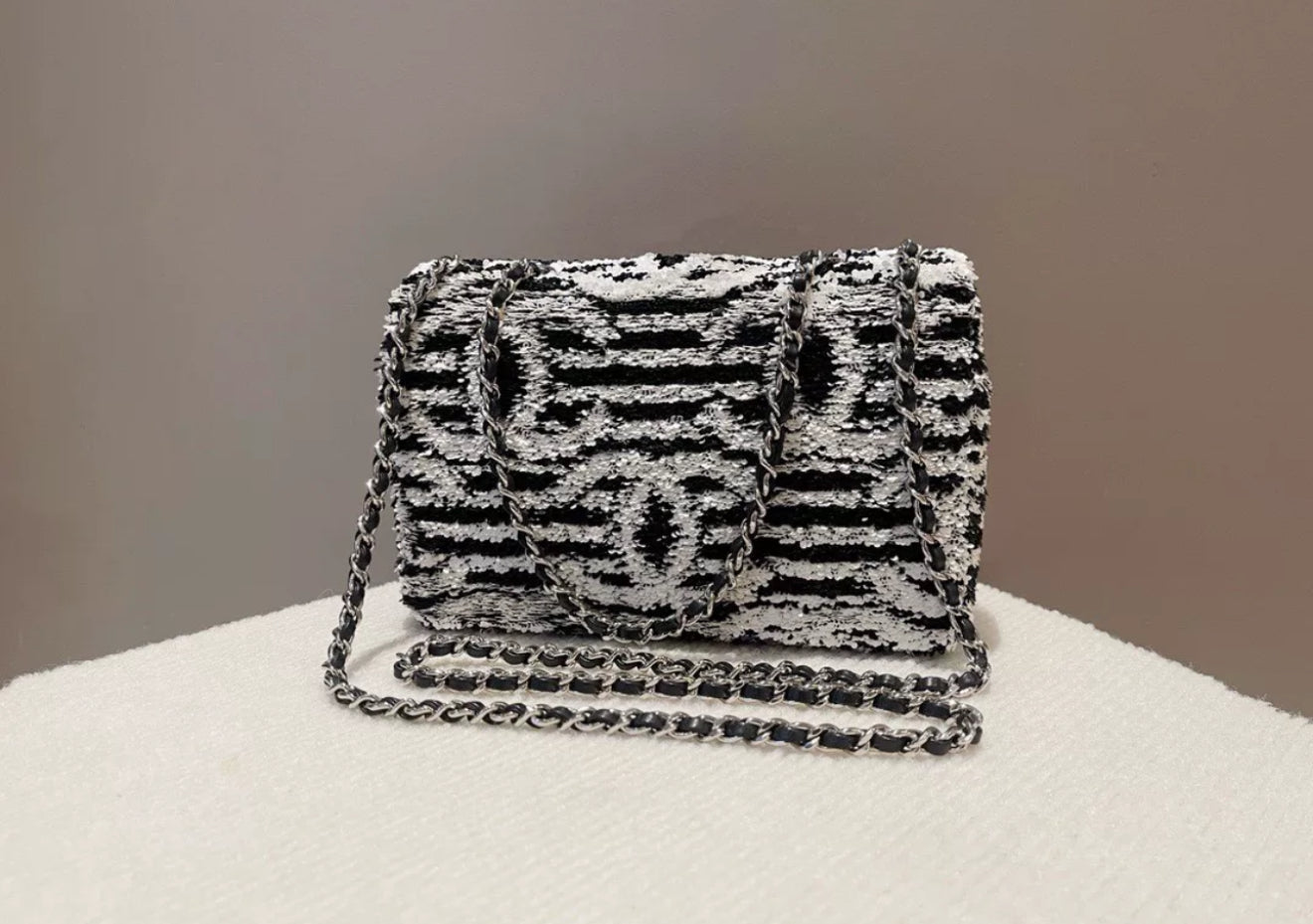 Chanel Luxury Leather Black Shoulder Bag Rovelle Bags