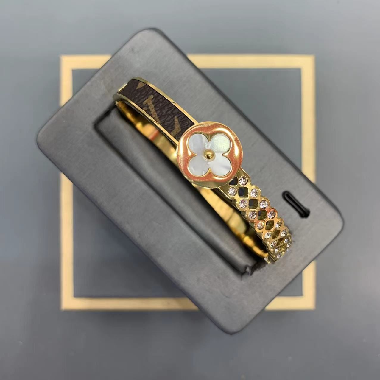 Fashion Retro VL diamond  bracelet