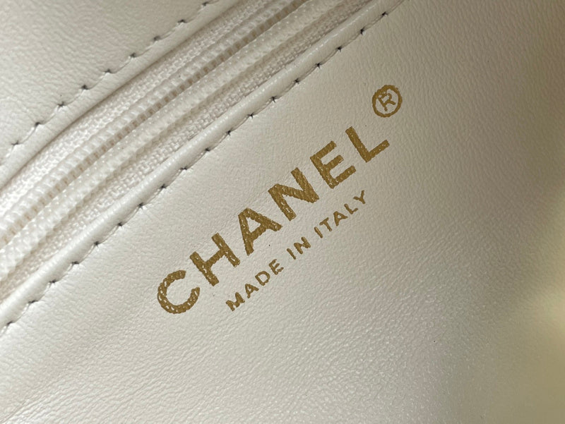 Chanel Luxury Handbag Style 620 Rovelle Bags