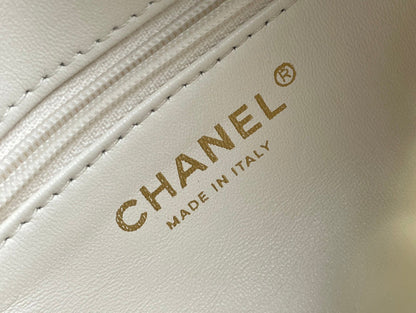 Chanel Luxury Handbag Style 620 Rovelle Bags
