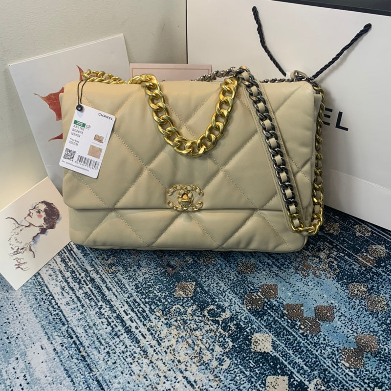 Chanel Luxury Handbag Style 573 Rovelle Bags