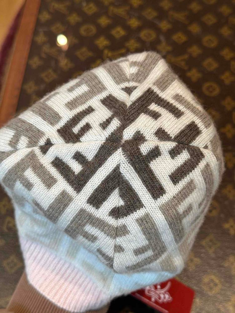 Fendi Gradient FF Logo Pink/Brown Beanie Rovelle Bags