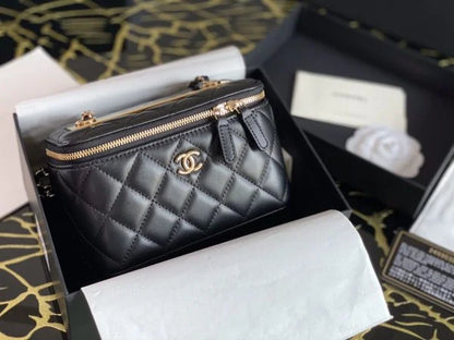 Chanel Cosmetic/Vanity Bags For Women