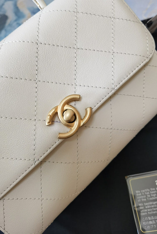 Chanel Luxury Handbag Style 634 Rovelle Bags