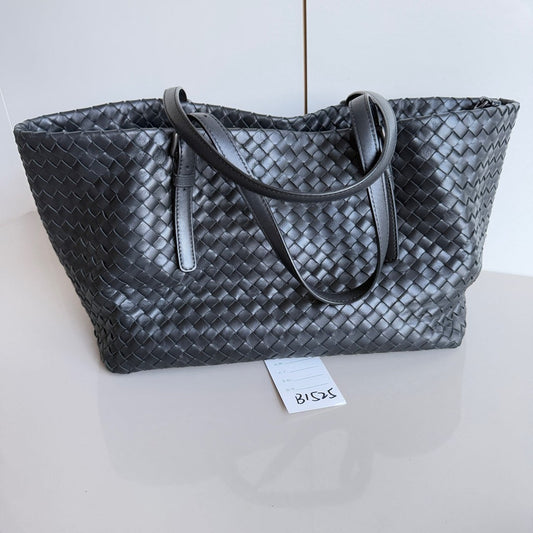 Bottega Veneta Cesta Shopper Tote Nappa Intrecciato Leather Black Small