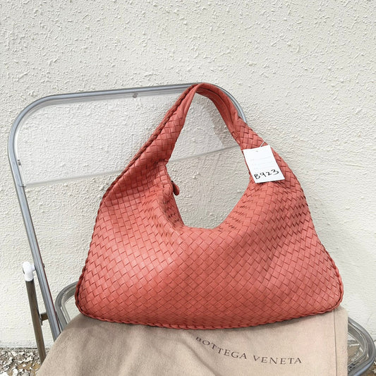 Bottega Veneta Veneta Hobo Medium Coral Intrecciato Leather Bag 47cm