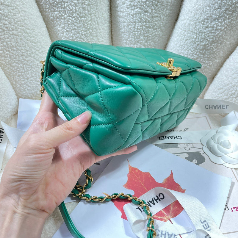 Chanel Luxury Handbag Style 426 Rovelle Bags