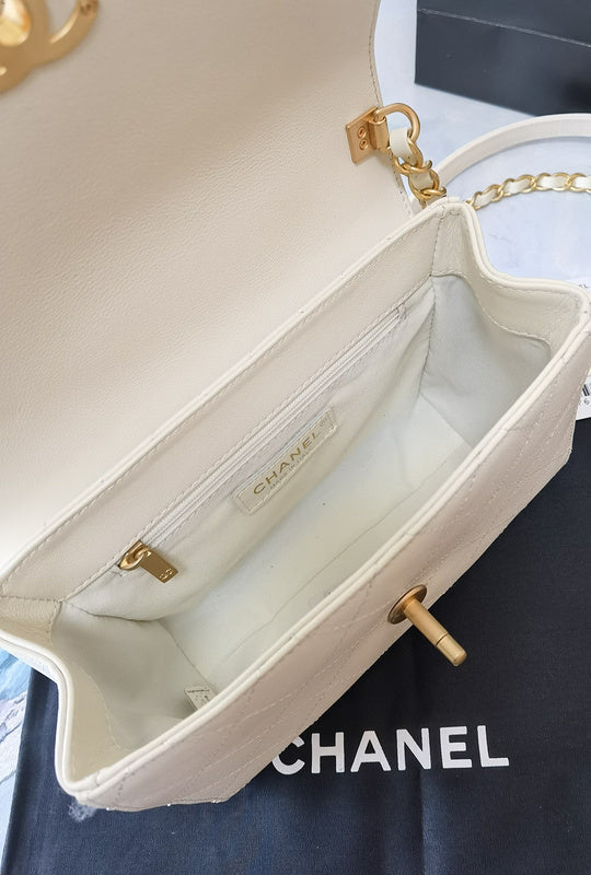 Chanel Luxury Handbag Style 634 Rovelle Bags