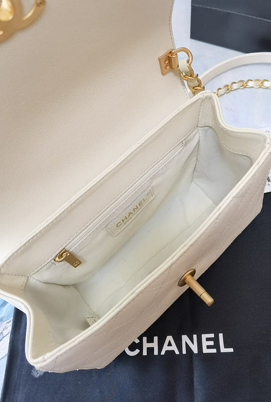 Chanel Luxury Handbag Style 634 Rovelle Bags