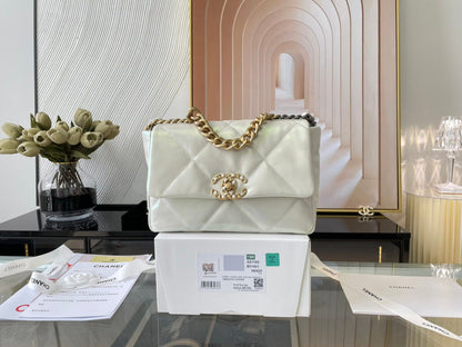 Chanel Luxury Handbag Style 611 Rovelle Bags