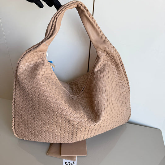 Bottega Veneta Veneta Hobo Maxi Almond Beige Intrecciato Leather Bag 51cm