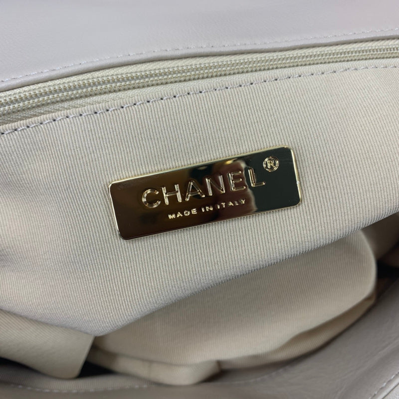 Chanel Luxury Handbag Style 573 Rovelle Bags