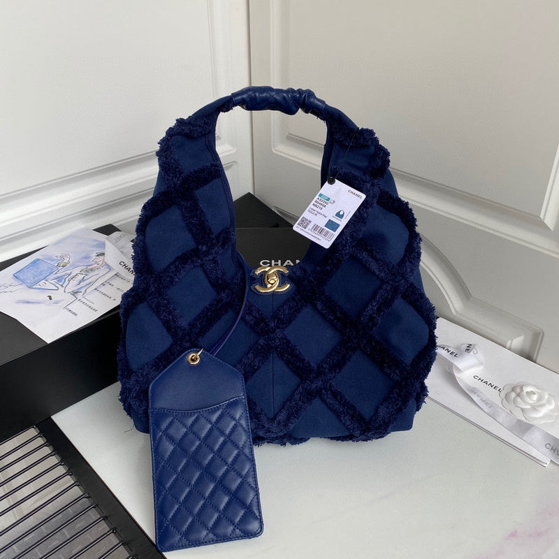 Chanel Luxury Handbag Style 605 Rovelle Bags