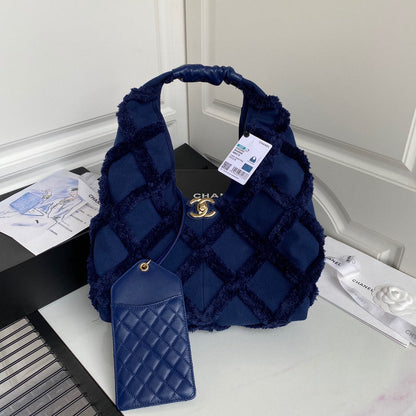 Chanel Luxury Handbag Style 605 Rovelle Bags