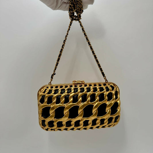 Chanel Pre-Fall 2019 Lambskin Gold Metal Clutch Rovelle Bags