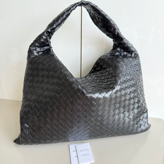 Bottega Veneta Hop Large Leather Black Hobo Bag