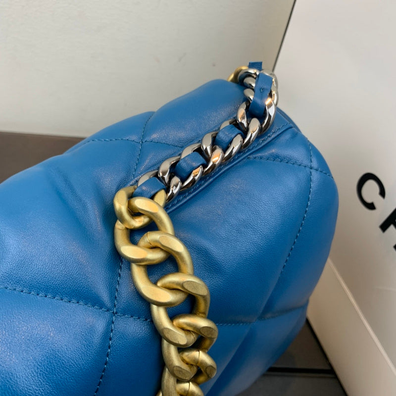 Chanel Luxury Handbag Style 580 Rovelle Bags